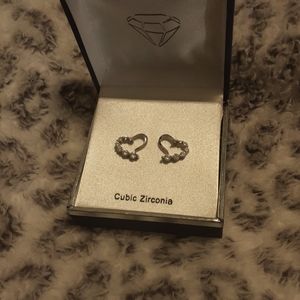 diamond heart earings